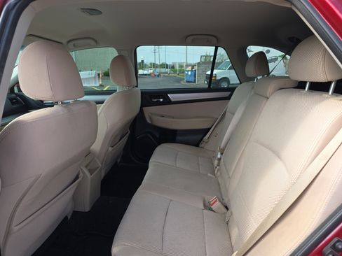 Used 2017 Subaru Outback 2.5i Premium image 12