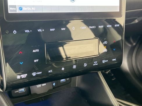 Used 2022 Hyundai Tucson Limited image 16