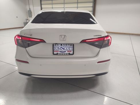 Used 2024 Honda Civic Touring image 12