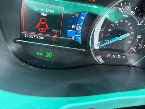 Used 2016 Ford Explorer XLT w/ Equipment Group 202A AWD/4WD image 24