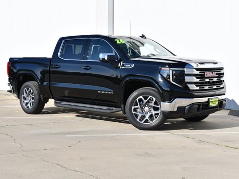 Used 2026 GMC Sierra 1500 SLE w/ Preferred Package AWD/4WD image 2