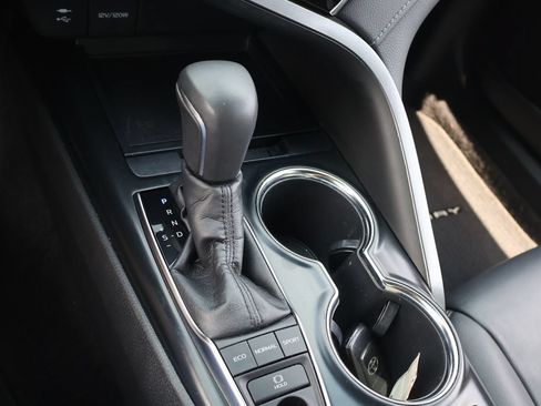 Certified 2018 Toyota Camry XSE FWD image 22