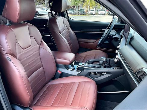 Used 2024 Kia Telluride SX Prestige image 9