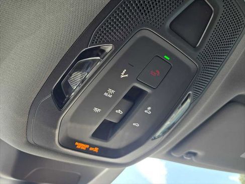 New 2025 Audi Q6 e-tron Premium image 35