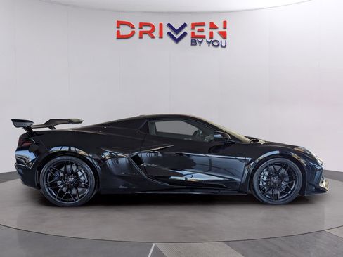 New 2026 Chevrolet Corvette Z06 w/ Z07 Performance Package image 7