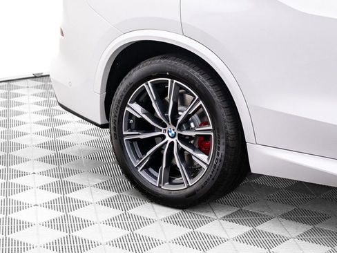 New 2026 BMW X5 xDrive50e w/ Executive Package image 39