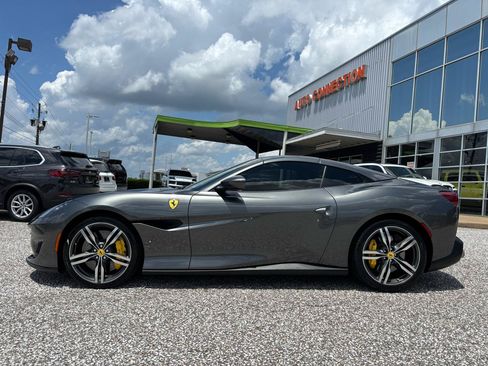 Used 2020 Ferrari Portofino RWD image 31