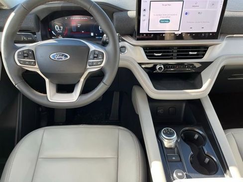 New 2026 Ford Explorer Active w/ Active Comfort Package image 18