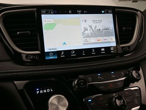 New 2026 Chrysler Pacifica Select image 34