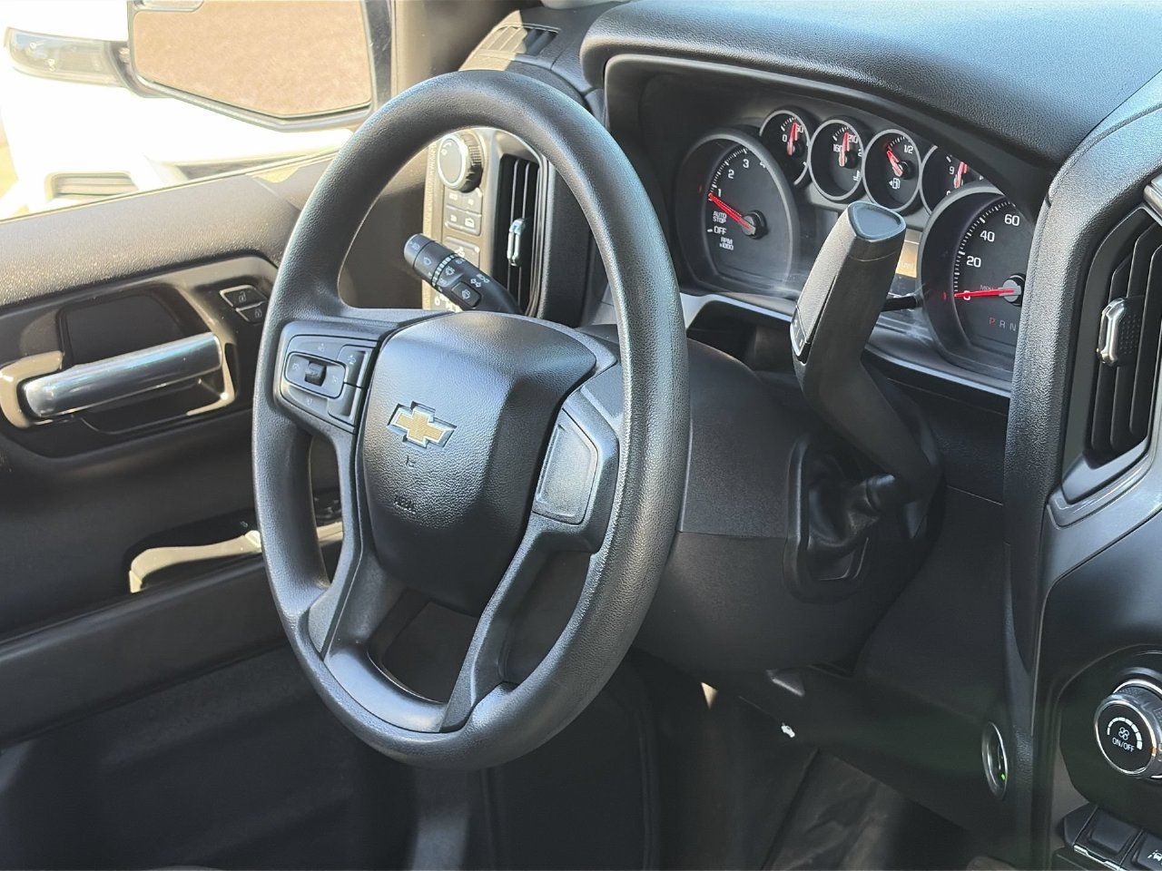 Used 2022 Chevrolet Silverado 1500 W/T w/ WT Value Package AWD/4WD image 12