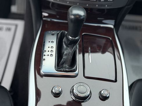 Used 2017 INFINITI Q70 3.7 w/ Technology Package image 22