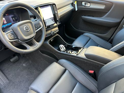 New 2026 Volvo XC40 B5 Plus w/ Protection Package Premier image 9