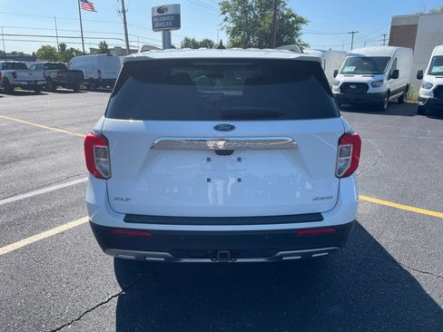 Used 2022 Ford Explorer XLT w/ Equipment Group 202A AWD/4WD image 6