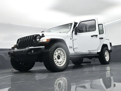 Used 2021 Jeep Gladiator Sport AWD/4WD image 69