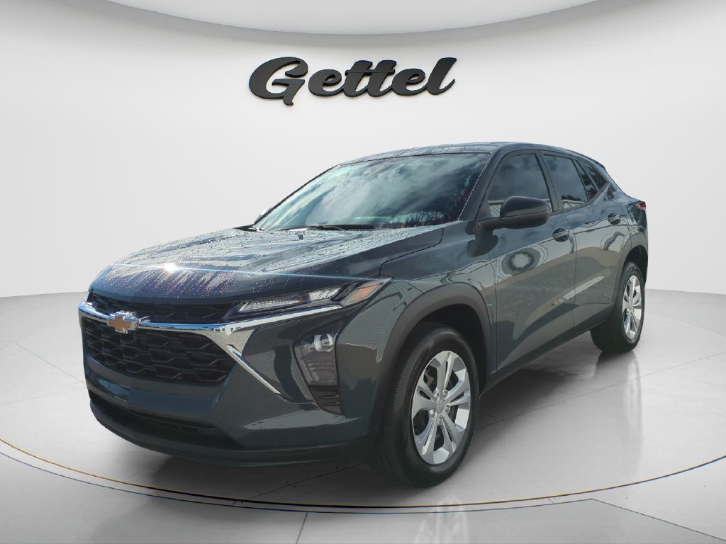 Used 2026 Chevrolet Trax LS w/ Driver Confidence Package FWD image 1