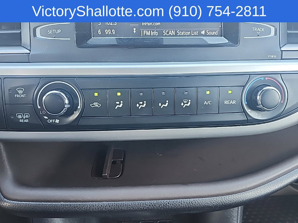 Used 2019 Toyota Highlander LE AWD/4WD image 8