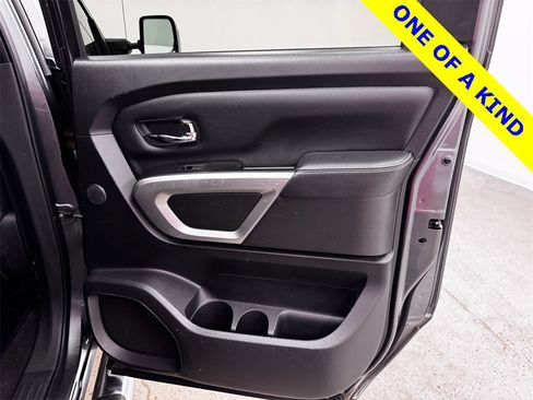 Used 2016 Nissan Titan XD image 13