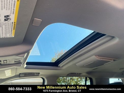 Used 2020 GMC Yukon Denali w/ Denali Ultimate Package image 25