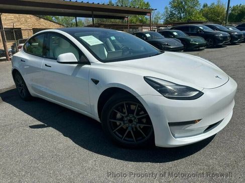 Used 2023 Tesla Model 3 Standard Range RWD image 5