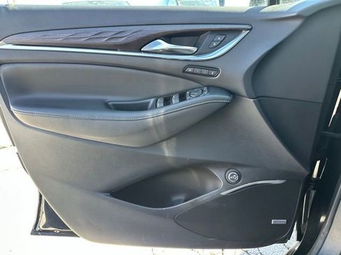 Used 2023 Buick Enclave Avenir w/ Avenir Technology Package image 28