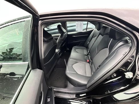 Used 2020 Toyota Camry SE FWD image 25
