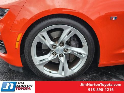 Used 2019 Chevrolet Camaro SS RWD image 12