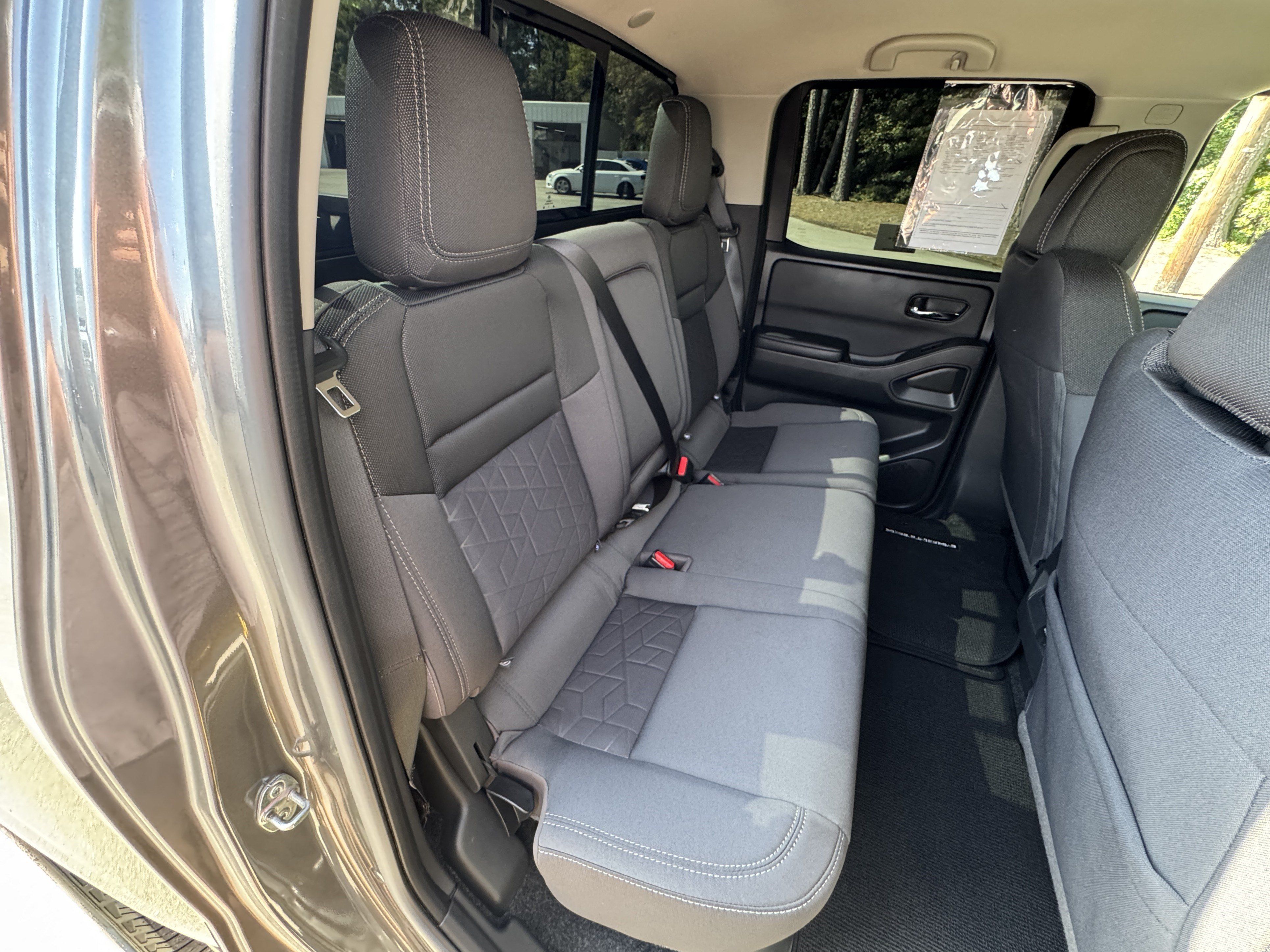 Used 2025 Nissan Frontier SV w/ SV Convenience Package AWD/4WD image 18