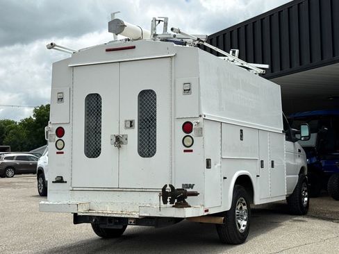 Used 2009 Ford E-350 and Econoline 350 Super Duty RWD image 9