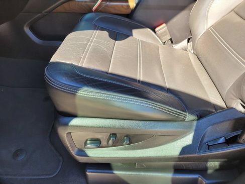 Used 2019 GMC Yukon XL Denali RWD image 18