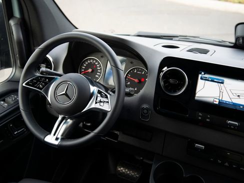 New 2025 Mercedes-Benz Sprinter 2500 image 16