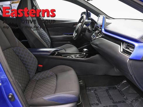 Used 2021 Toyota C-HR XLE FWD image 23