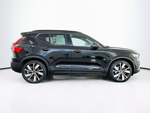 Used 2022 Volvo XC40 P8 Recharge Ultimate image 10