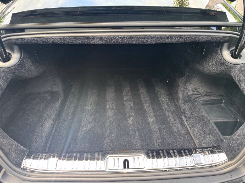 Used 2016 Rolls-Royce Wraith RWD image 19