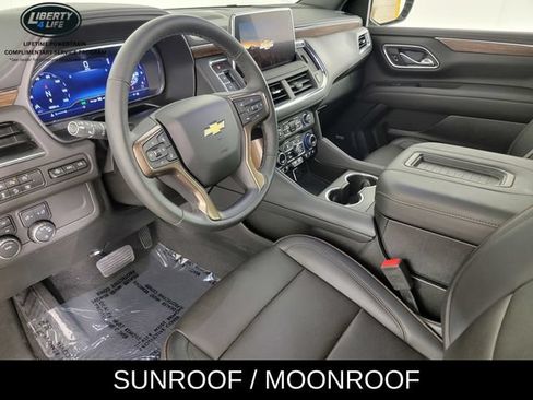 Used 2024 Chevrolet Tahoe High Country AWD/4WD image 11