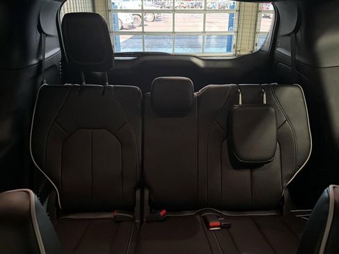 New 2026 Chrysler Pacifica Limited image 15