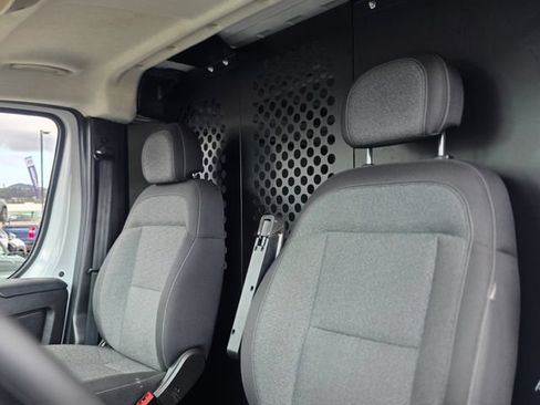 Used 2025 RAM ProMaster 2500 w/ U-Haul Equipment Group FWD image 15