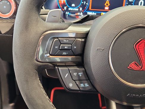 Used 2021 Ford Mustang Shelby GT500 w/ Technology Package RWD image 19