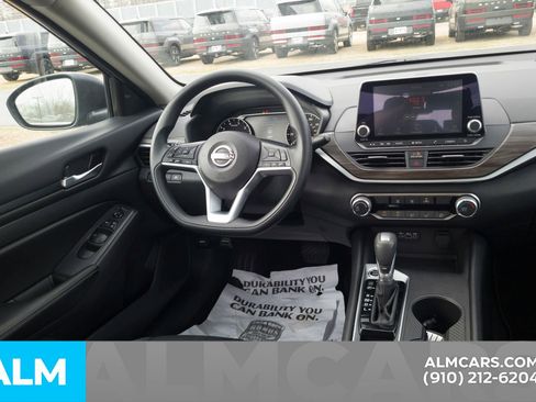 Used 2025 Nissan Altima 2.5 SV image 20