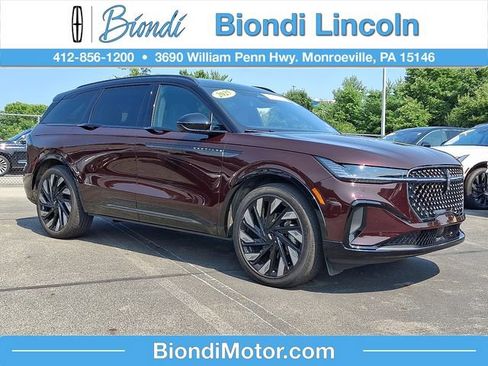 Used 2025 Lincoln Nautilus Reserve w/ Jet Appearance Package AWD/4WD image 1