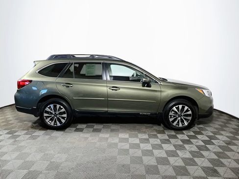 Used 2016 Subaru Outback 2.5i Limited AWD/4WD image 8