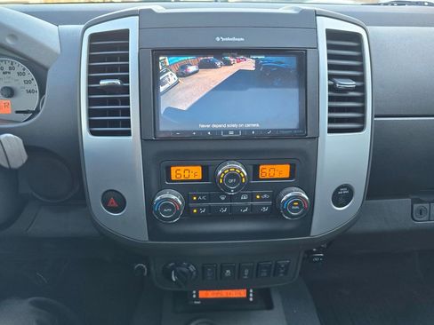 Used 2021 Nissan Frontier PRO-4X image 9