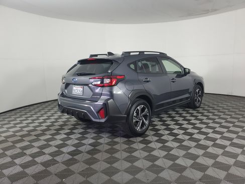 Used 2025 Subaru Crosstrek 2.0i Premium image 4