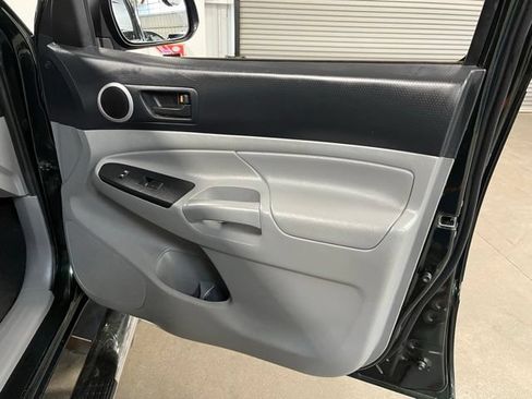Used 2013 Toyota Tacoma PreRunner w/ TRD Off-Road Pkg RWD image 12
