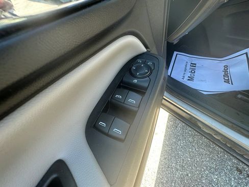 Used 2019 Chevrolet Equinox LT AWD/4WD image 11
