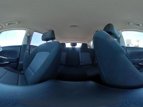 Used 2025 Kia Soul LX w/ LX Technology Package FWD image 40