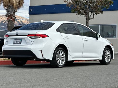 Used 2024 Toyota Corolla LE w/ LE Convenience Package FWD image 4
