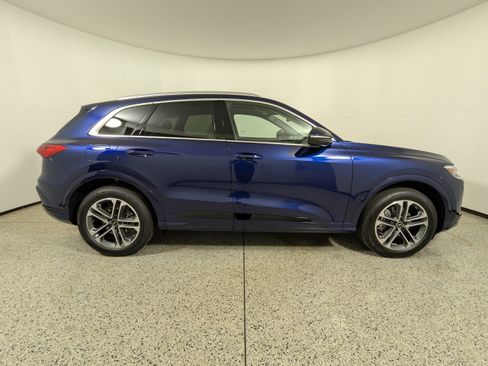 New 2025 Audi Q5 Prestige image 8