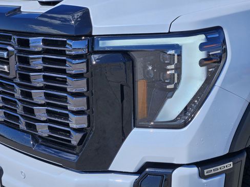 New 2026 GMC Sierra 2500 Denali Ultimate AWD/4WD image 5