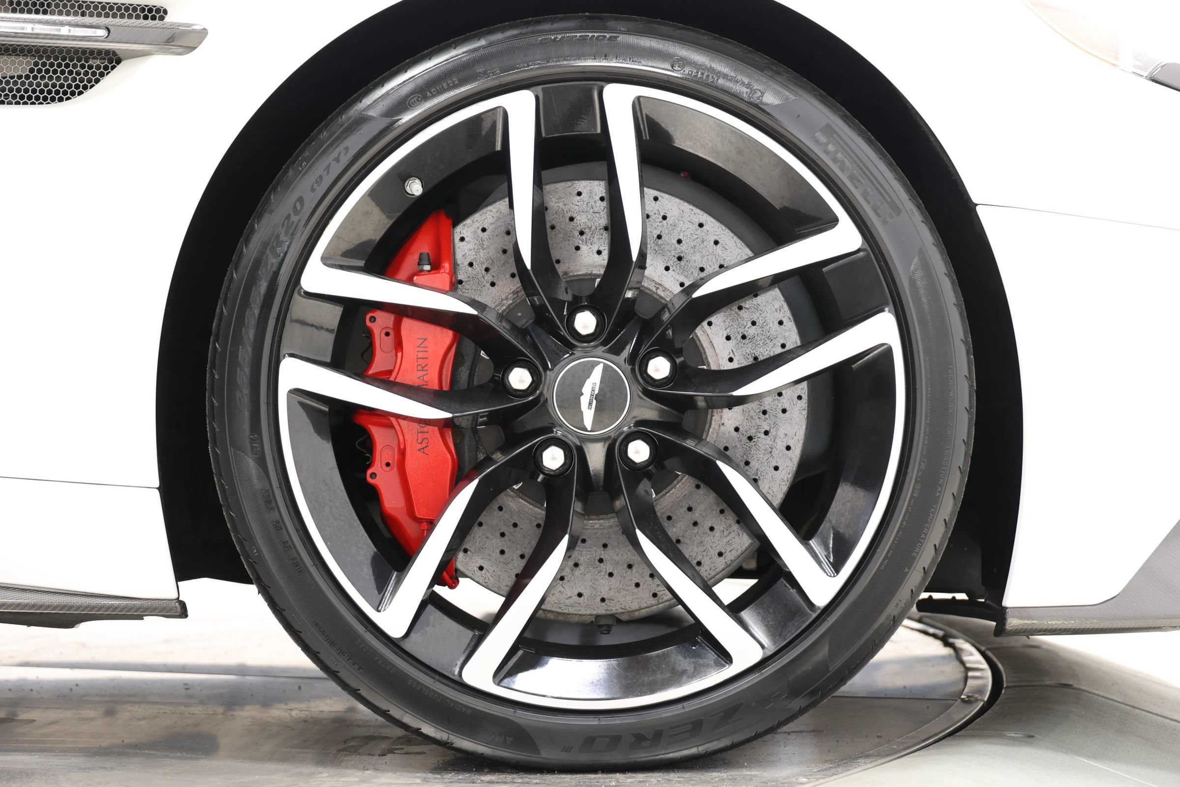 Used 2015 Aston Martin Vanquish Volante RWD image 81