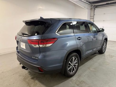 Used 2019 Toyota Highlander SE image 6